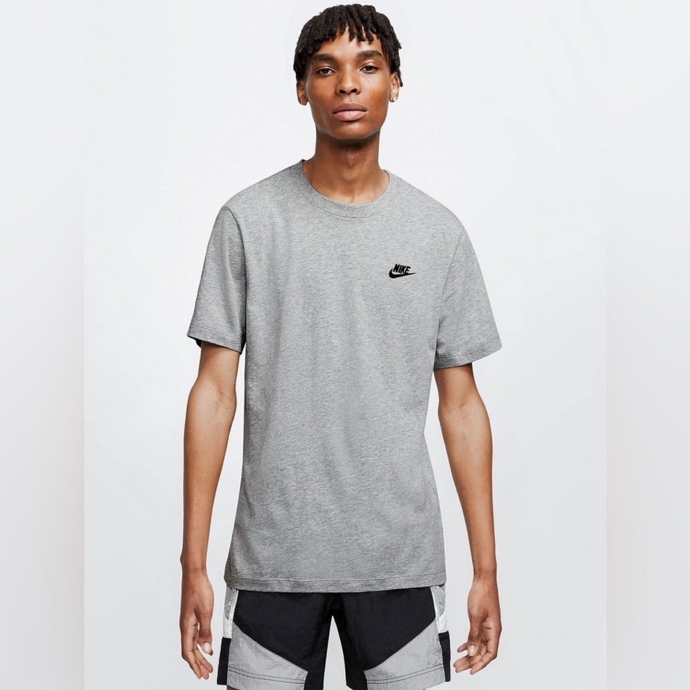 Nike Men's Gray T-Shirt